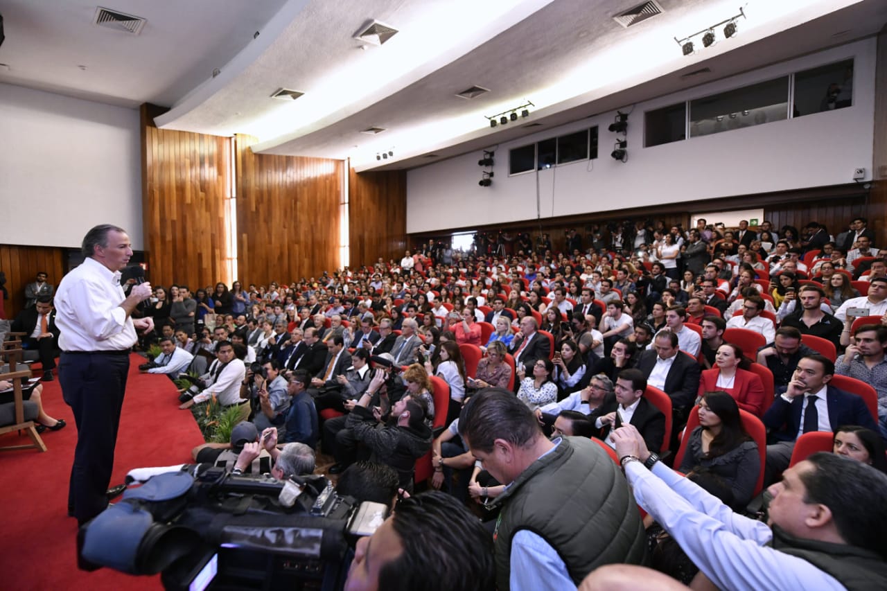 José Antonio Meade acudió a la Universidad Anáhuac